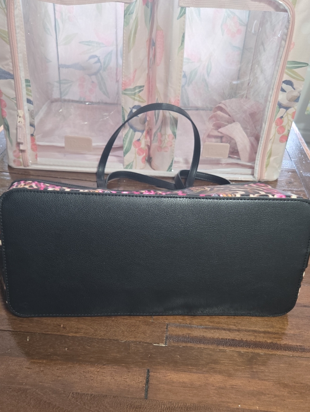 Betsey Johnson Tote Bag - Picture 8 of 8